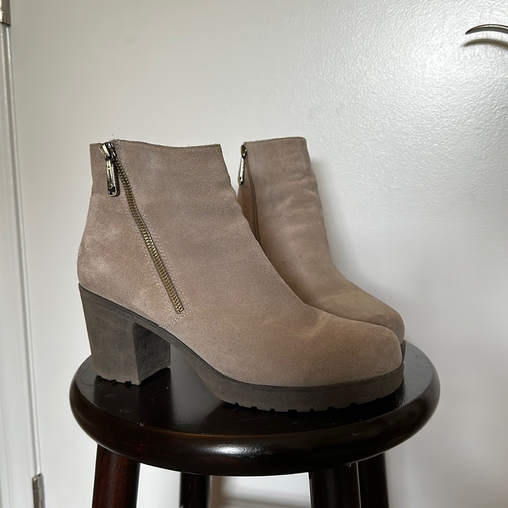 Blondo Size 11 Waterproof Gray Booties